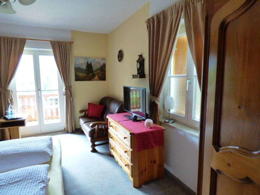 Baeckeralm - B&B 16 + Mittenwald Exterior photo